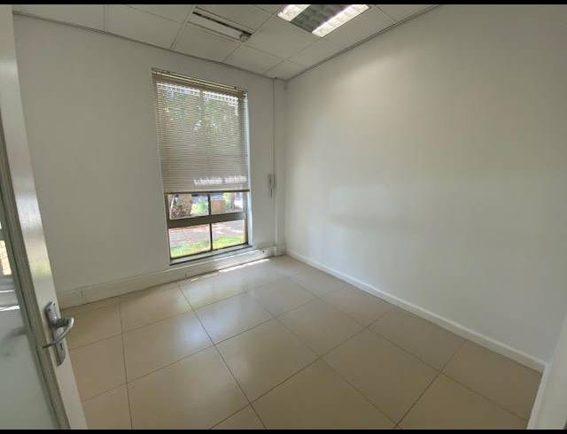 85M² OFFICE TO LET IN RONDEBOSCH